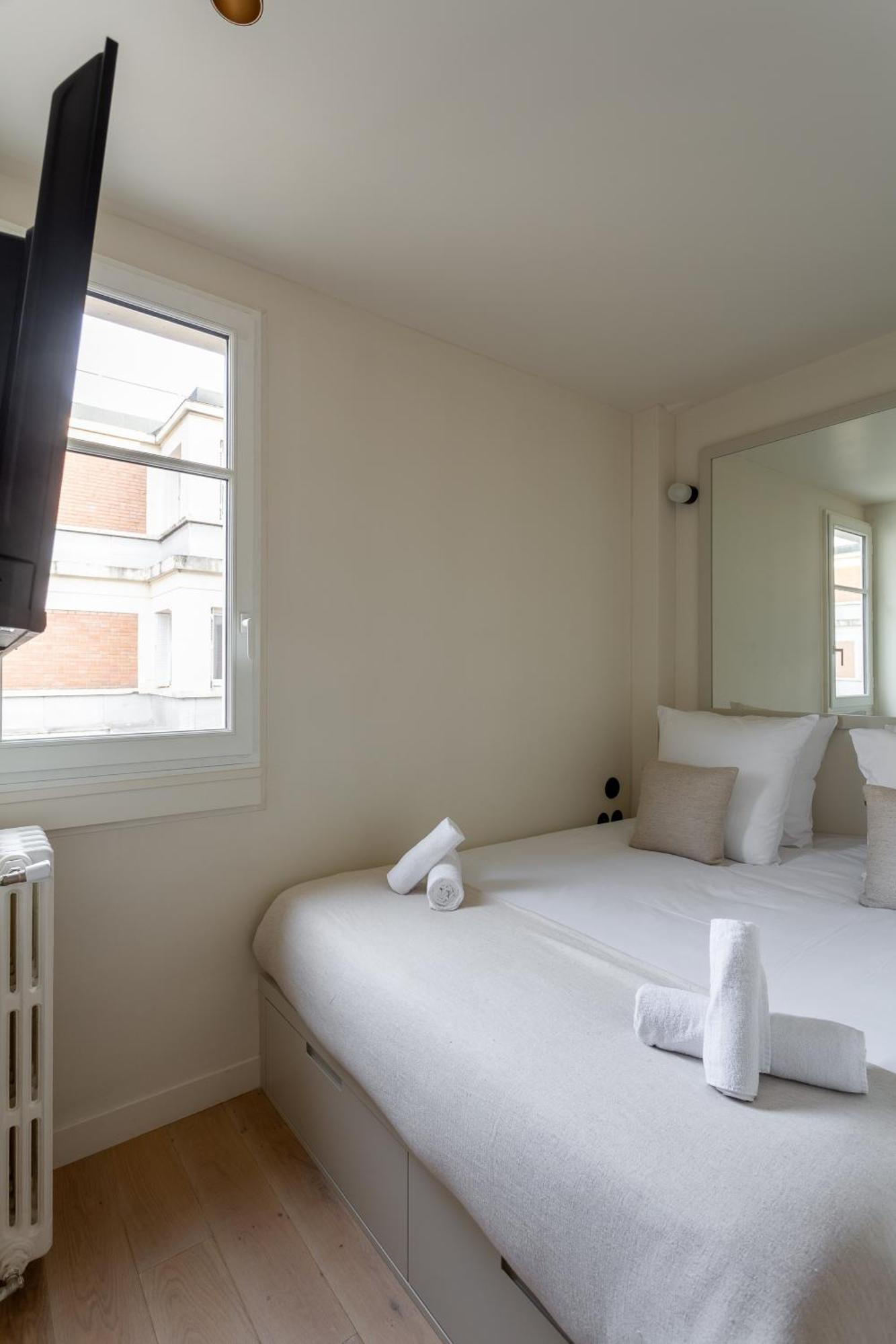 The Carla Suite Eiffel Tower View باريس المظهر الخارجي الصورة