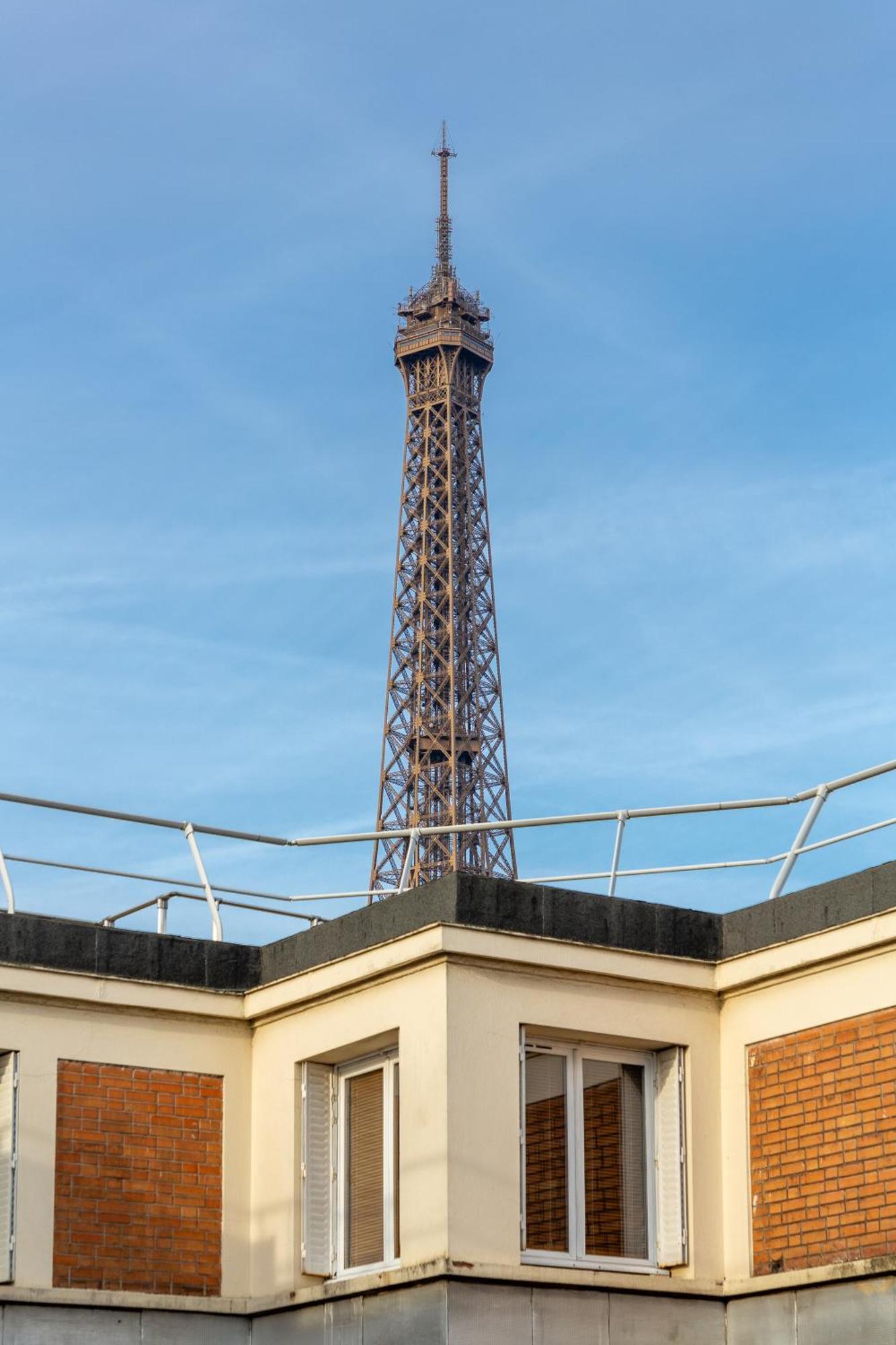 The Carla Suite Eiffel Tower View باريس المظهر الخارجي الصورة